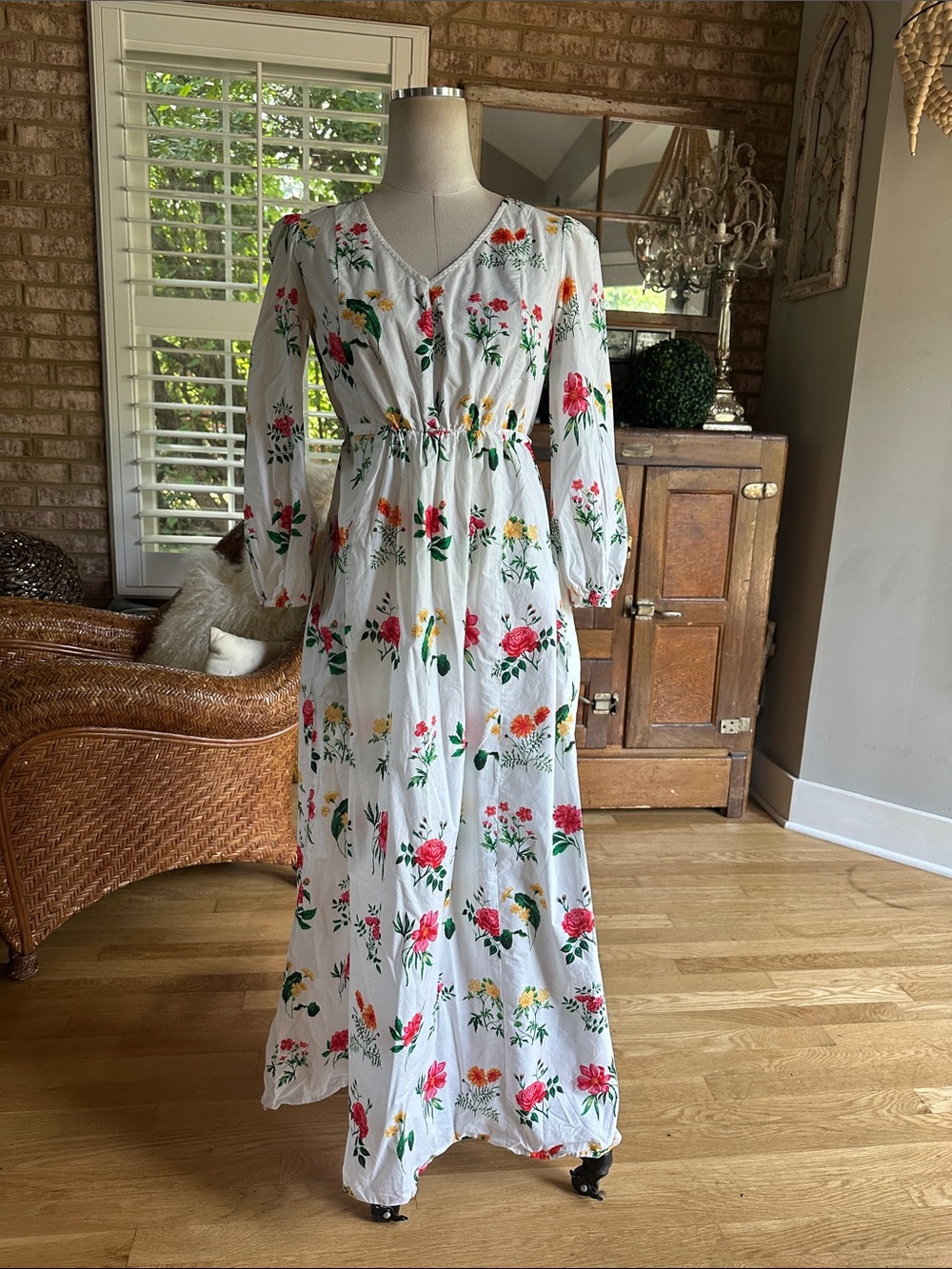 GAL MEETS GLAM WHITE FLORAL DRESS WITH POCKETS 0
